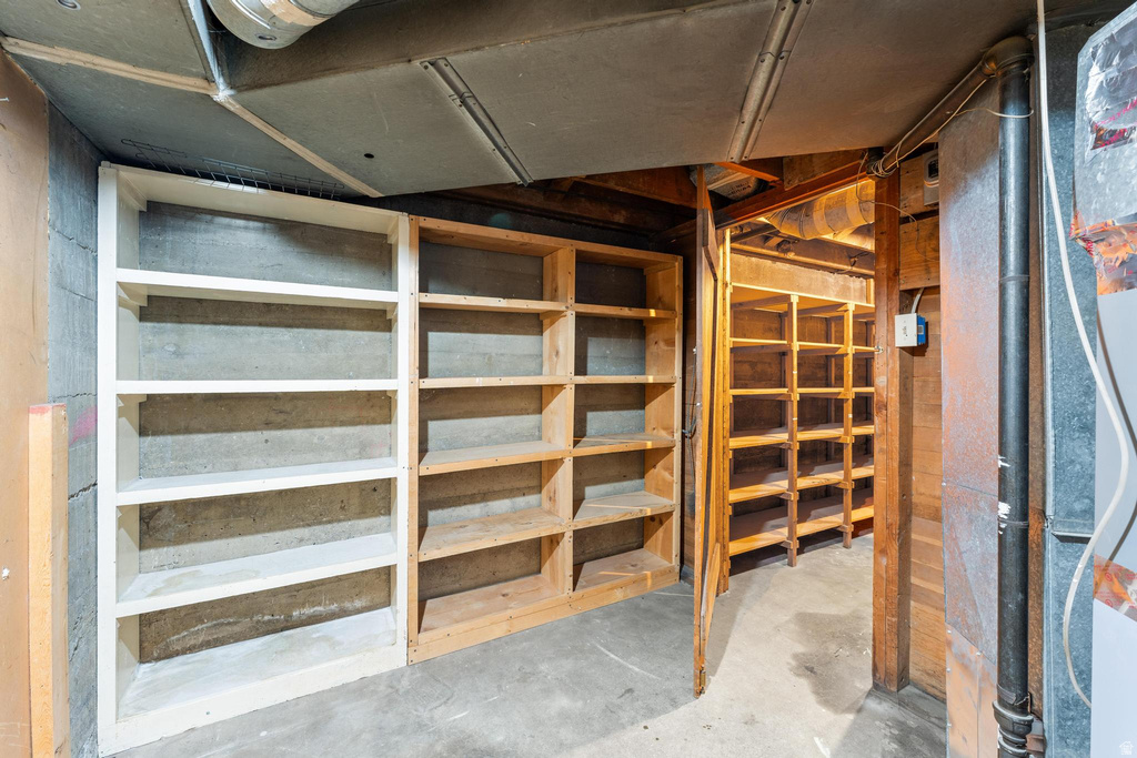 4640 S LOCUST LN Holladay, UT 84117