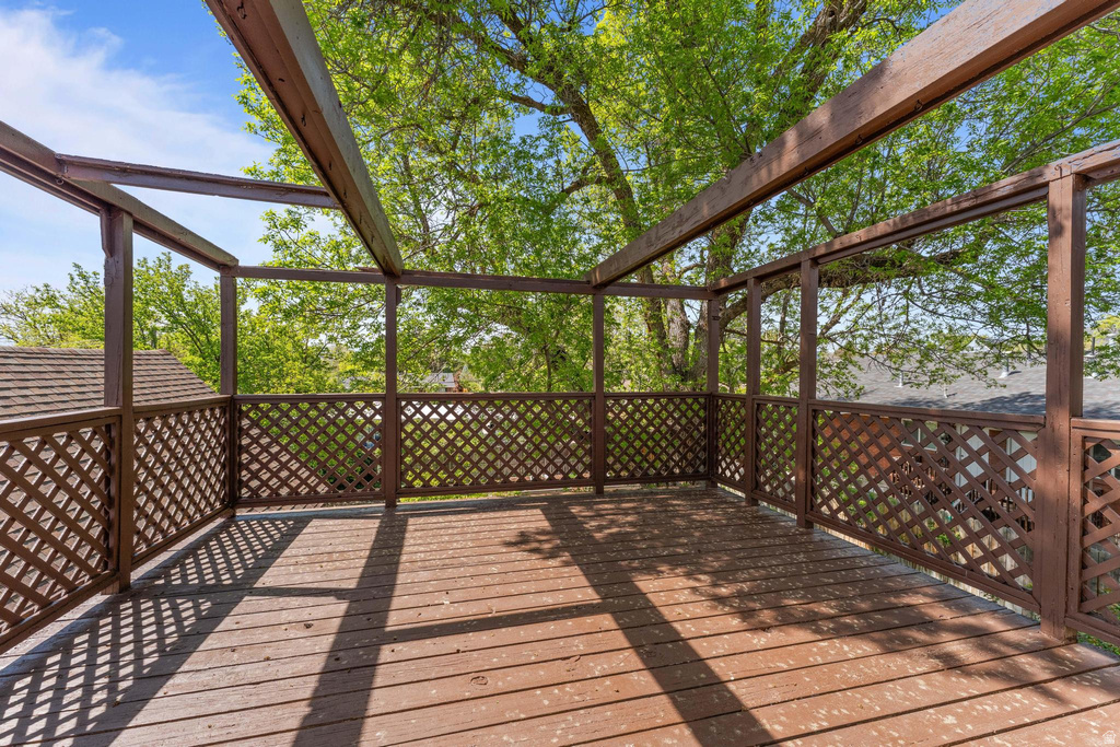 4640 S LOCUST LN Holladay, UT 84117