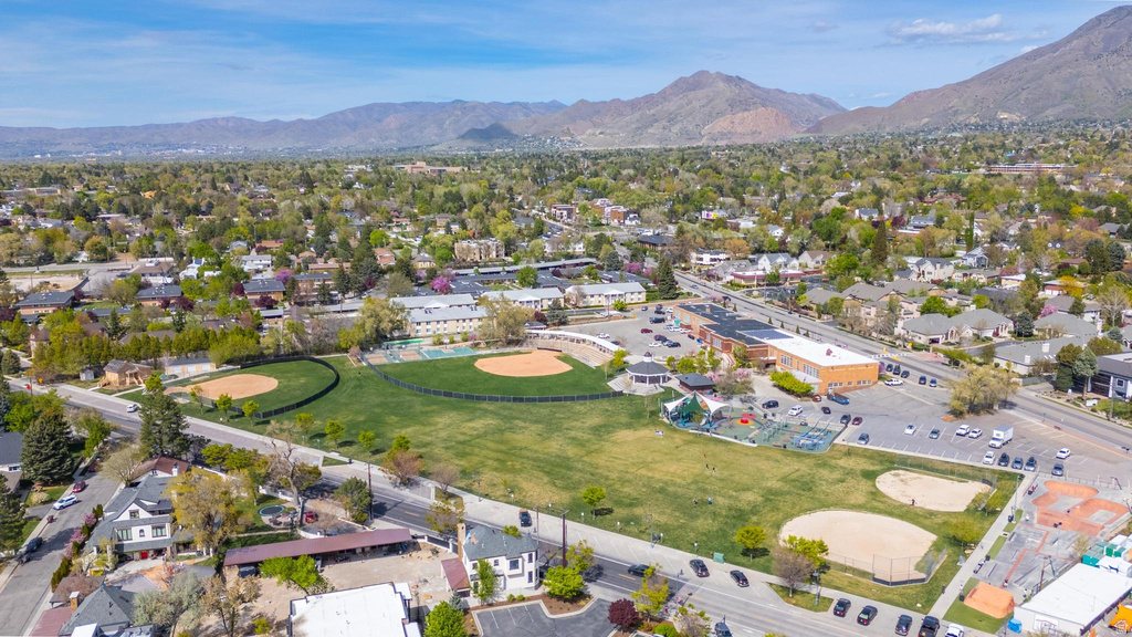 4640 S LOCUST LN Holladay, UT 84117