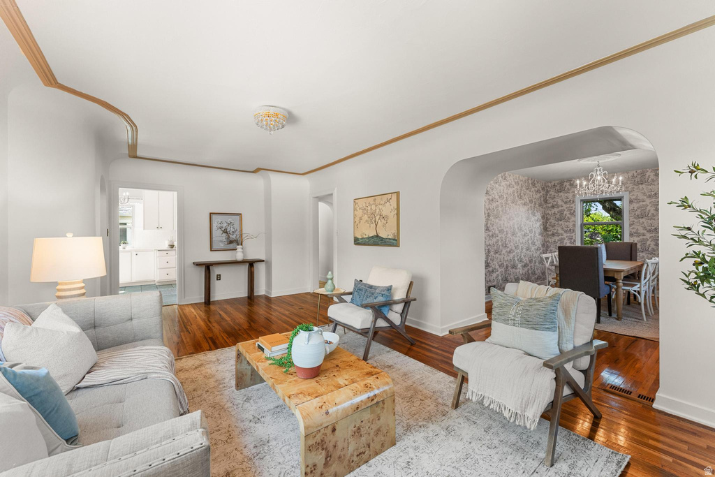 4640 S LOCUST LN Holladay, UT 84117