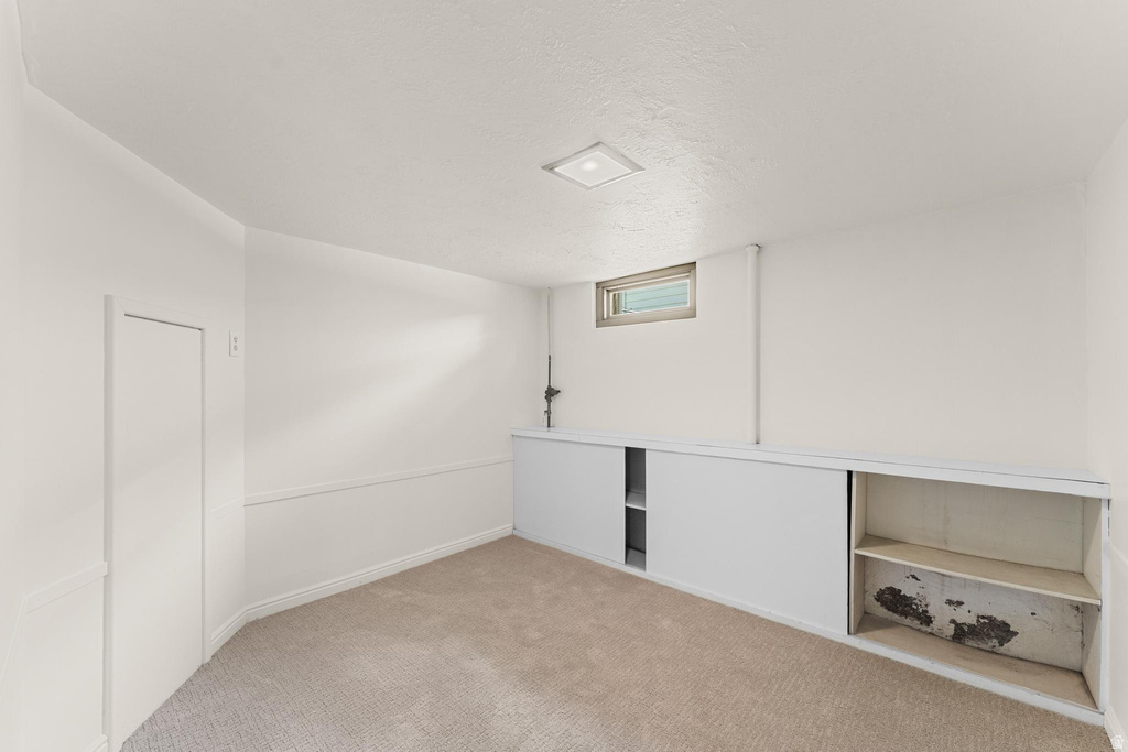 4640 S LOCUST LN Holladay, UT 84117