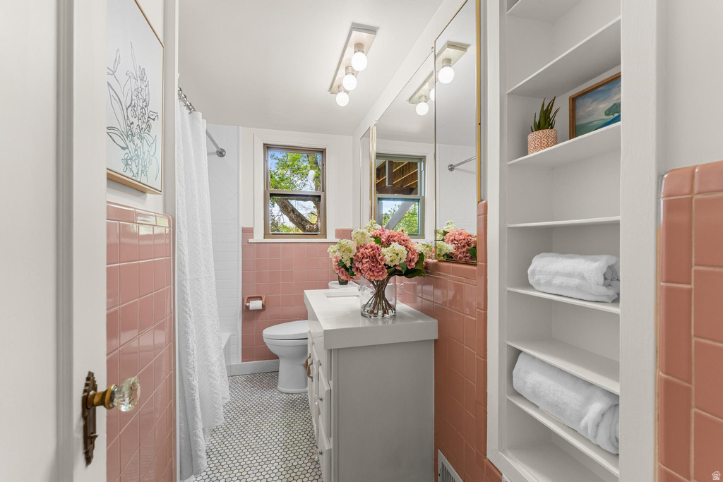 4640 S LOCUST LN Holladay, UT 84117