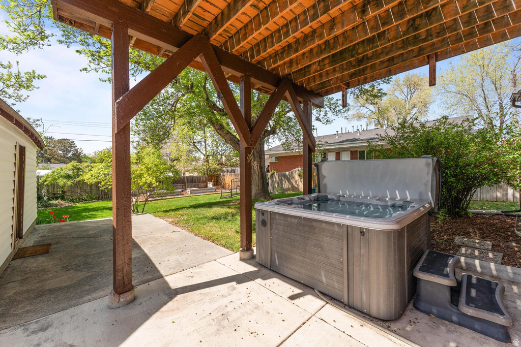 4640 S LOCUST LN Holladay, UT 84117