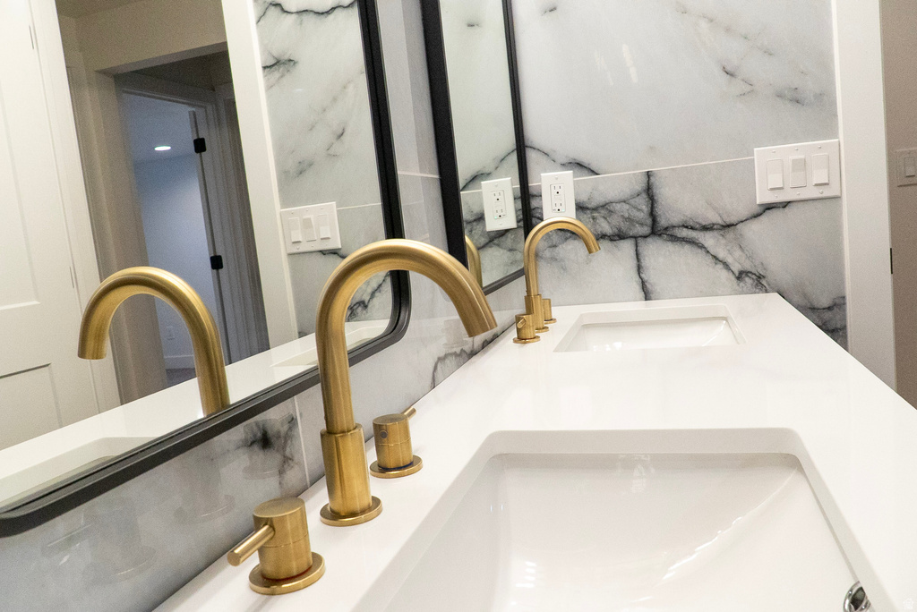 8933 S 3900 W West Jordan, UT 84088