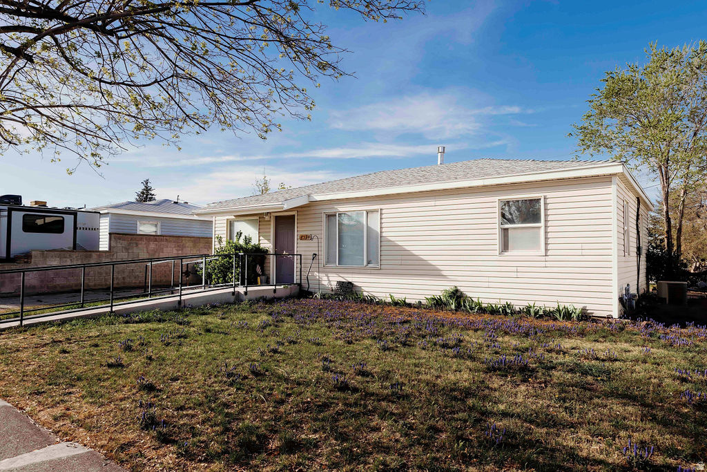 4594 W 5335 S Kearns, UT 84118