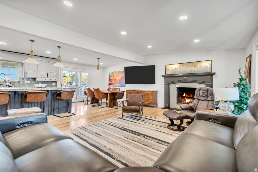 1697 E BUNKERHILL RD Holladay, UT 84117