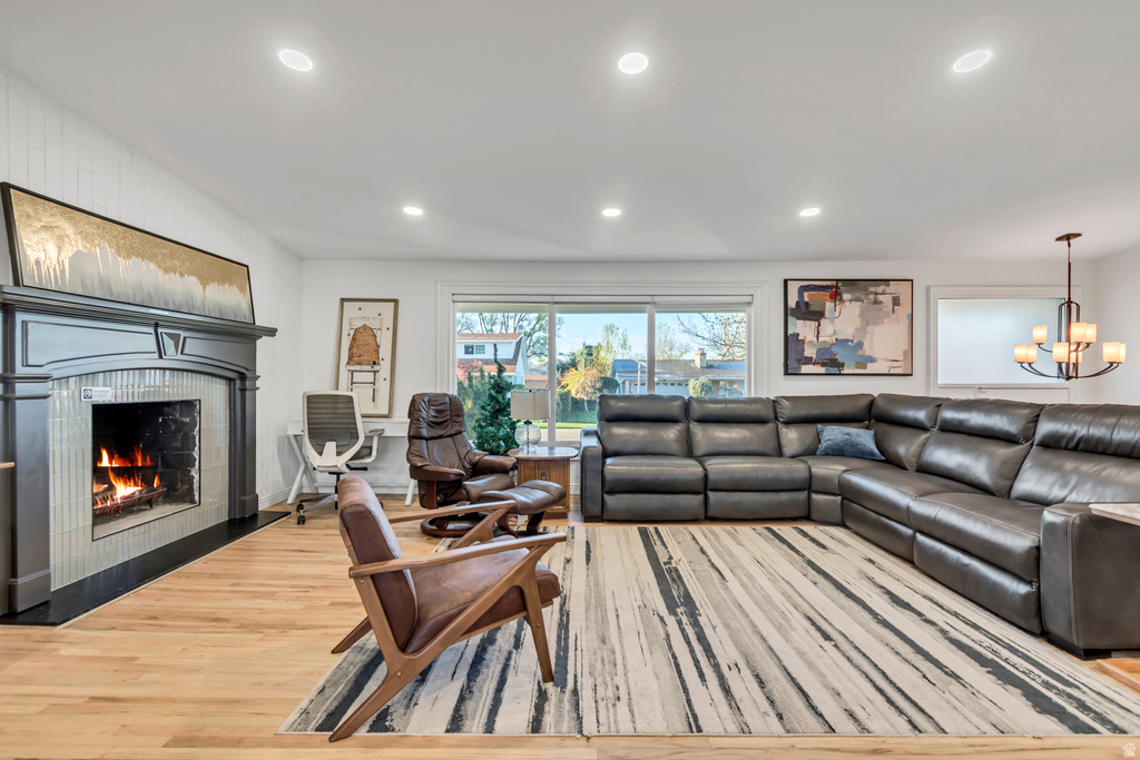 1697 E BUNKERHILL RD Holladay, UT 84117