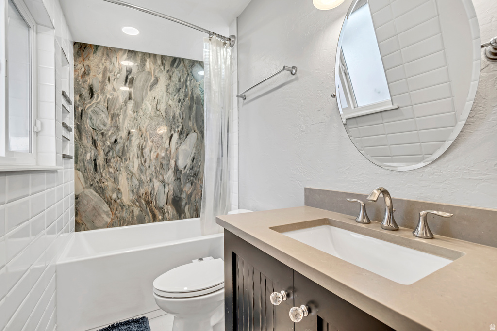 1697 E BUNKERHILL RD Holladay, UT 84117