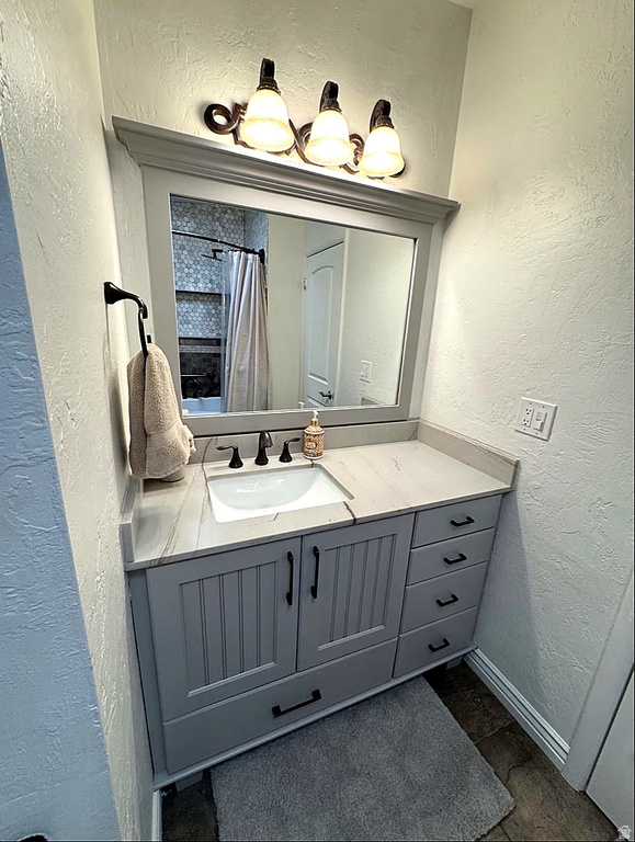 1697 E BUNKERHILL RD Holladay, UT 84117