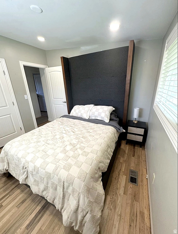 1697 E BUNKERHILL RD Holladay, UT 84117