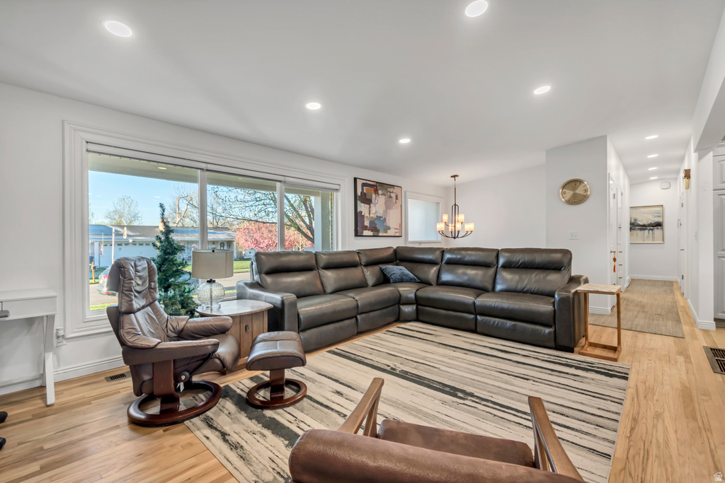 1697 E BUNKERHILL RD Holladay, UT 84117