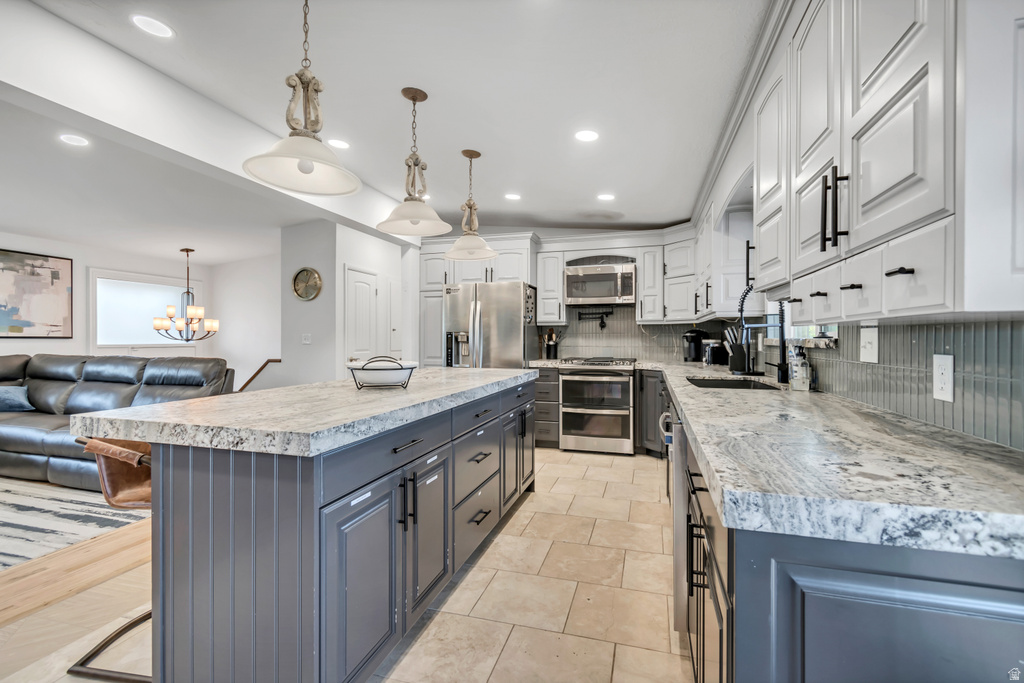 1697 E BUNKERHILL RD Holladay, UT 84117