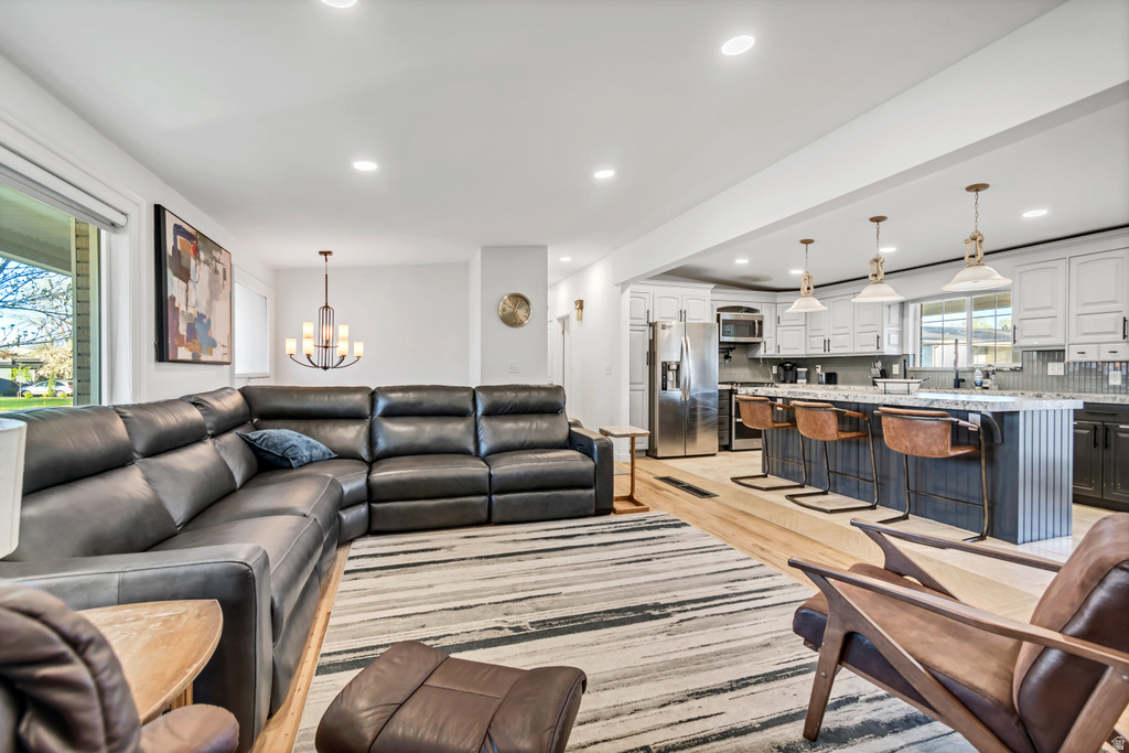 1697 E BUNKERHILL RD Holladay, UT 84117