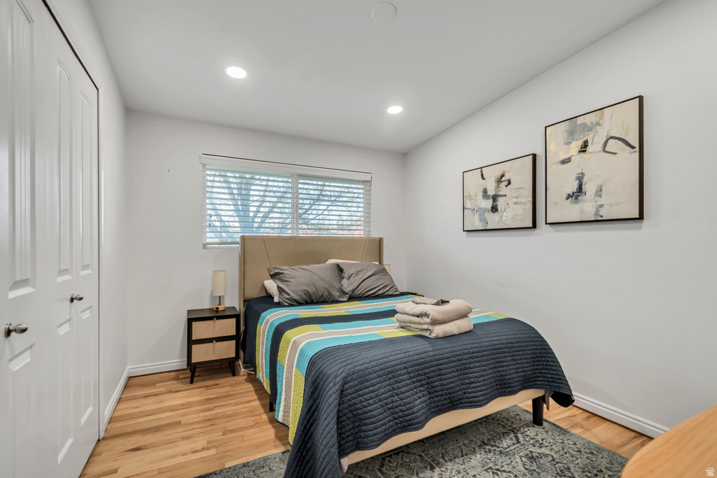 1697 E BUNKERHILL RD Holladay, UT 84117