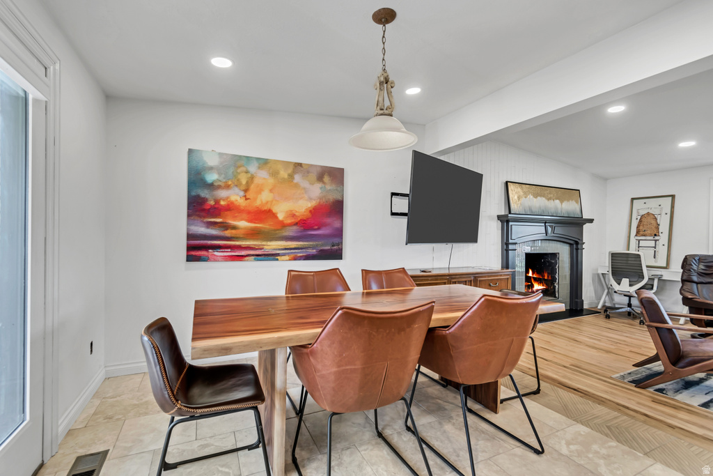 1697 E BUNKERHILL RD Holladay, UT 84117