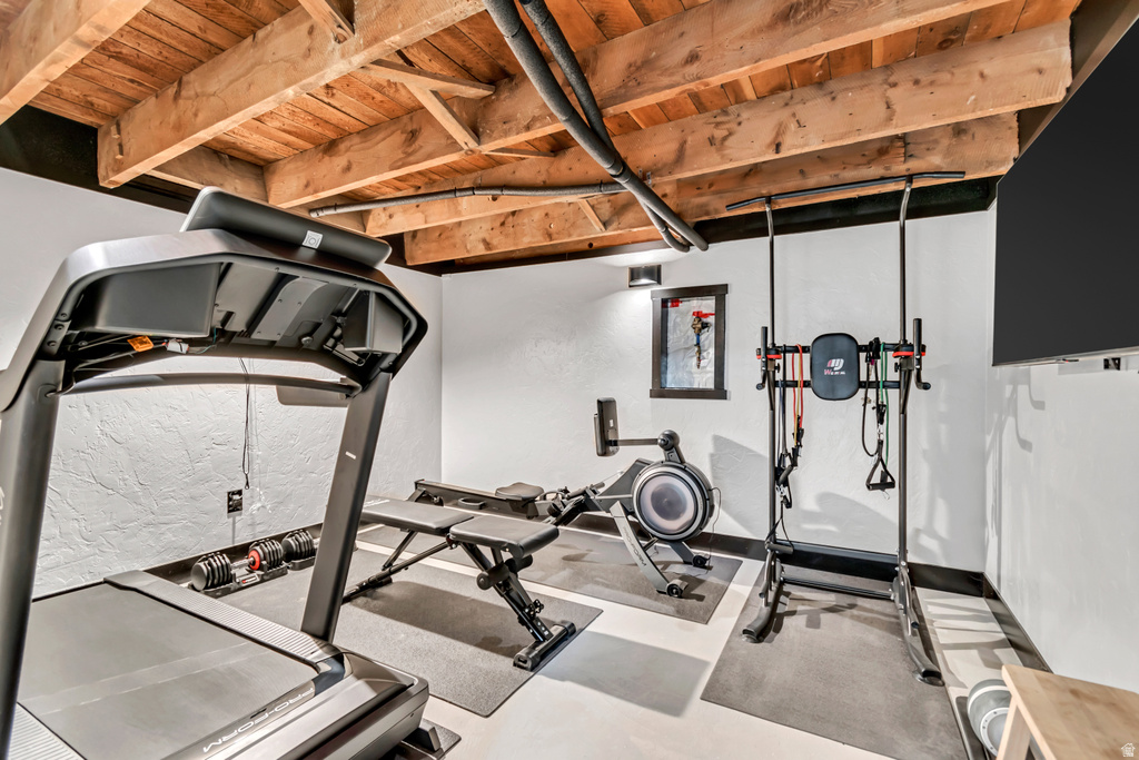 1697 E BUNKERHILL RD Holladay, UT 84117