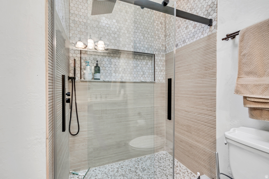 1697 E BUNKERHILL RD Holladay, UT 84117