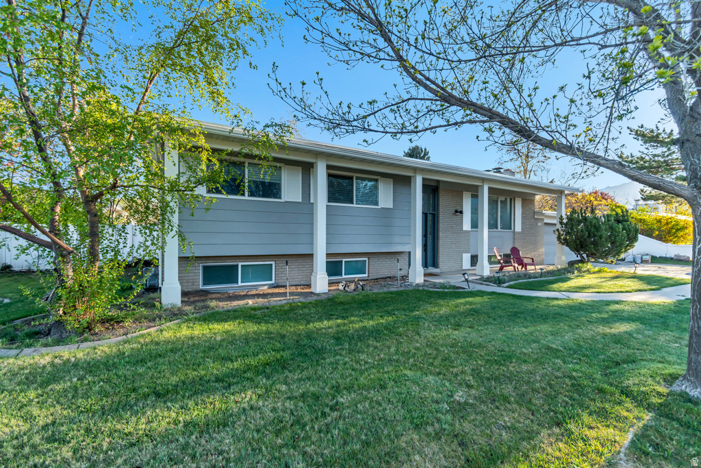 1697 E BUNKERHILL RD Holladay, UT 84117