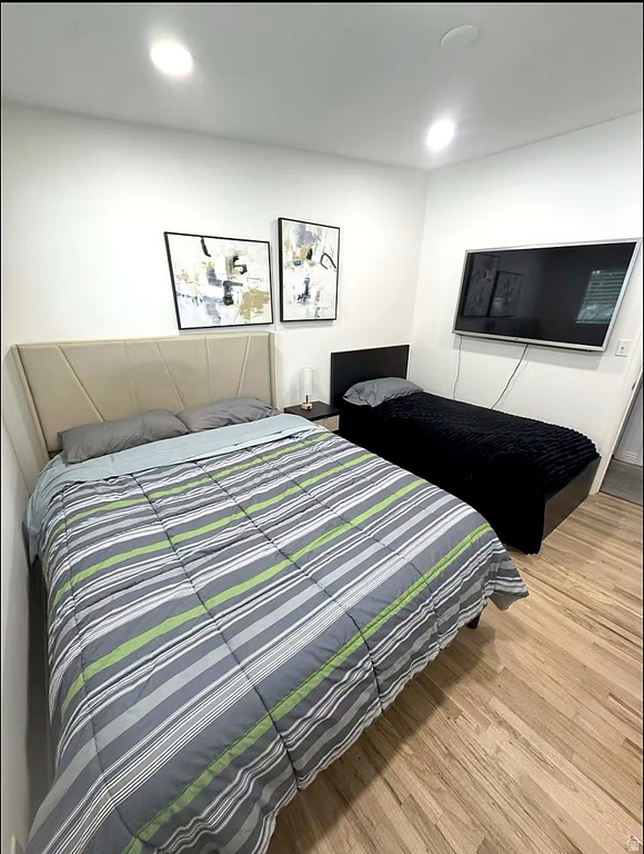 1697 E BUNKERHILL RD Holladay, UT 84117