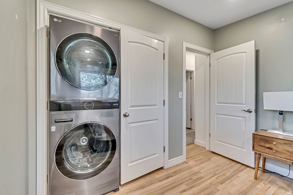 1697 E BUNKERHILL RD Holladay, UT 84117