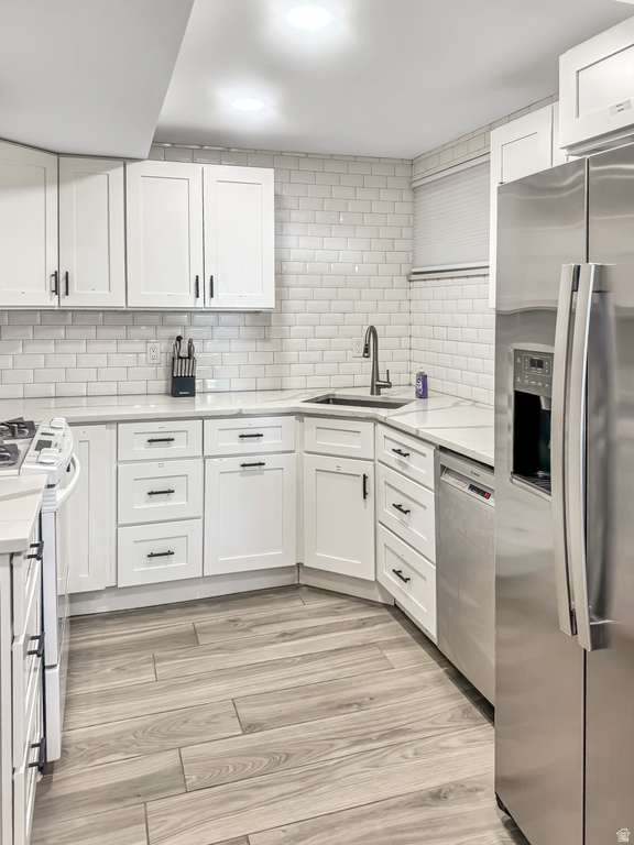 1697 E BUNKERHILL RD Holladay, UT 84117