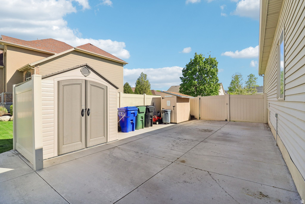 1699 W 2115 S Syracuse, UT 84075