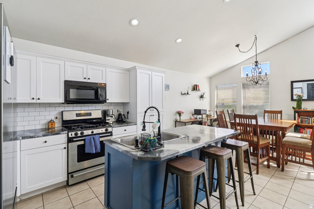 1699 W 2115 S Syracuse, UT 84075