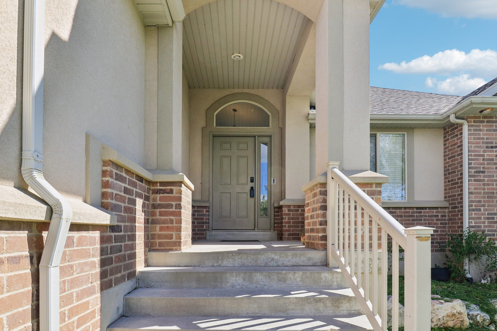 1699 W 2115 S Syracuse, UT 84075