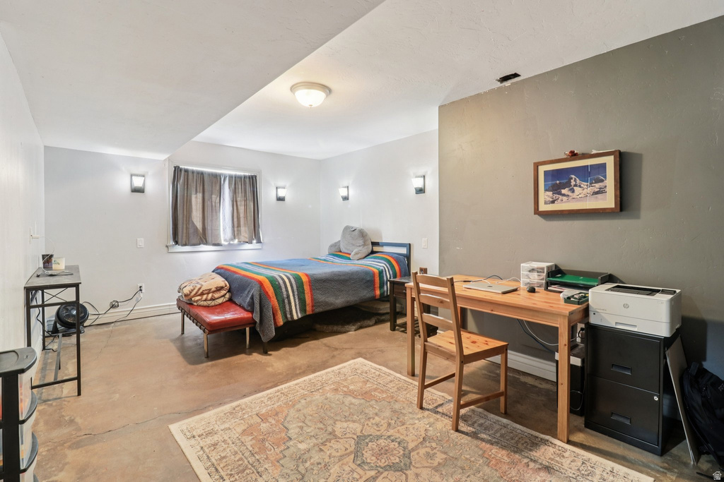 1699 W 2115 S Syracuse, UT 84075