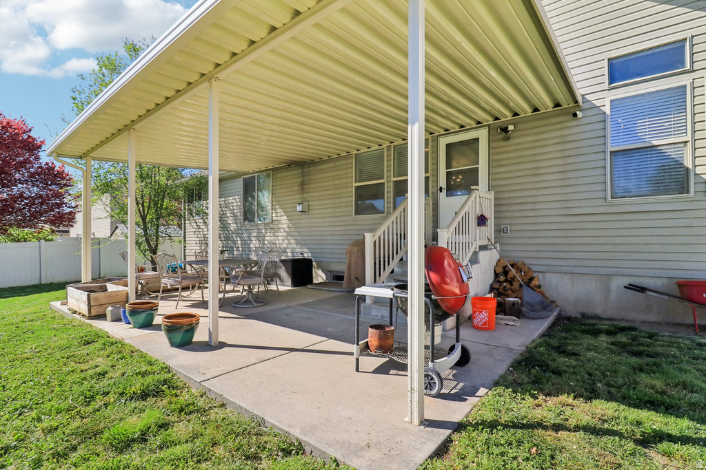 1699 W 2115 S Syracuse, UT 84075