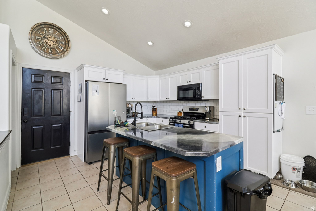 1699 W 2115 S Syracuse, UT 84075