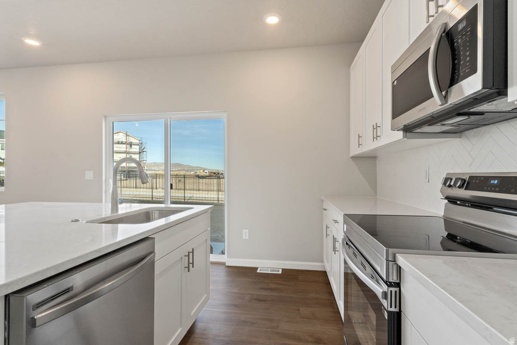 7069 N SANDSTONE WAY Eagle Mountain, UT 84005