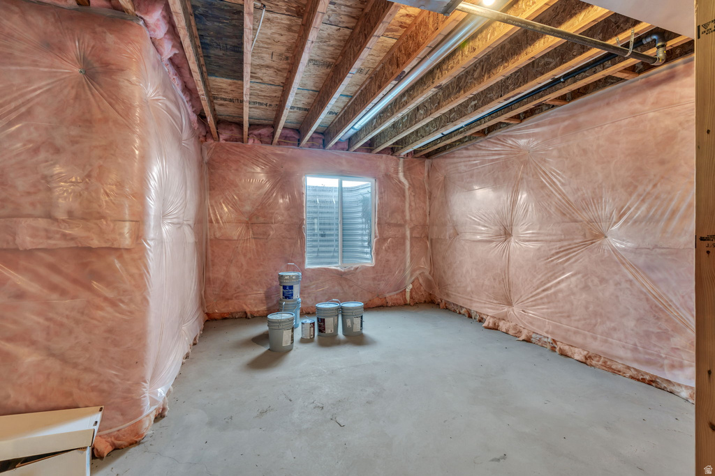 68 N 300 E Santaquin, UT 84655