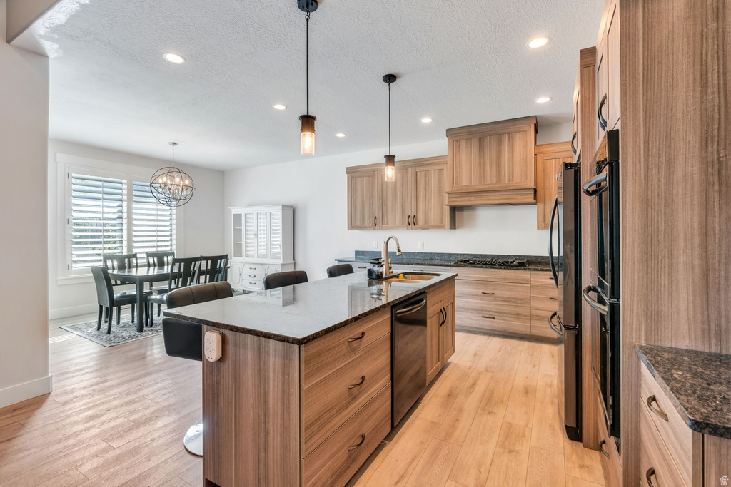 68 N 300 E Santaquin, UT 84655