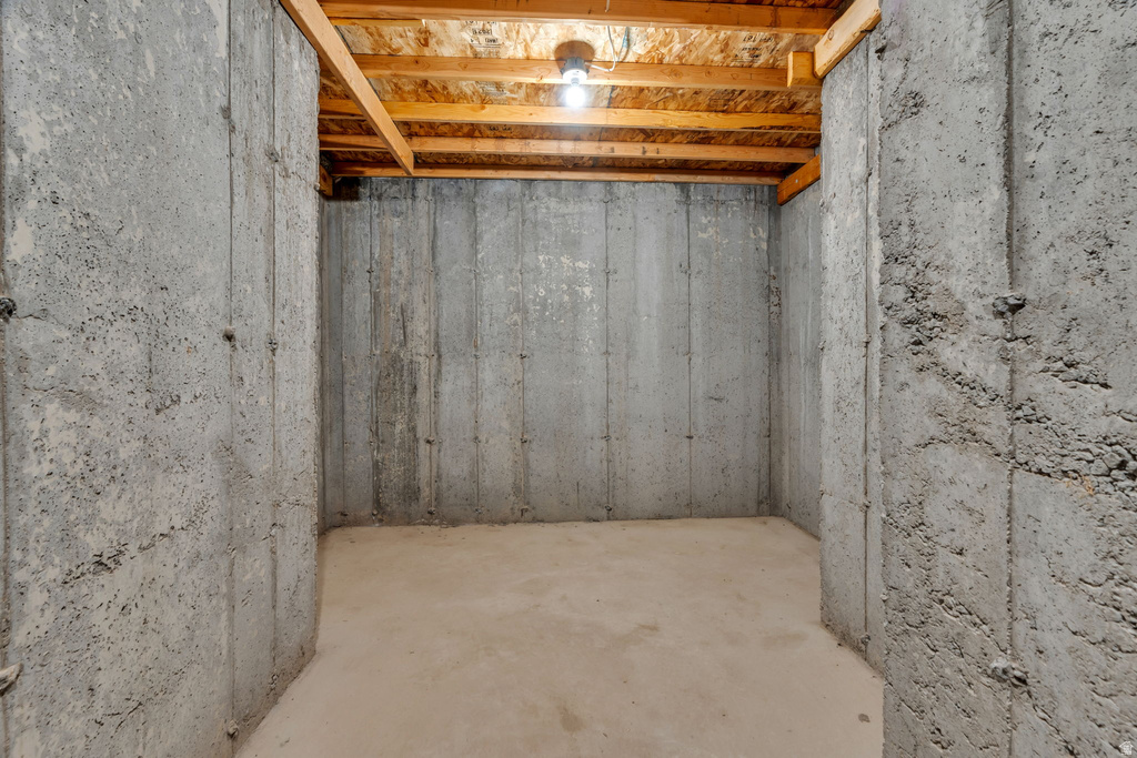 68 N 300 E Santaquin, UT 84655