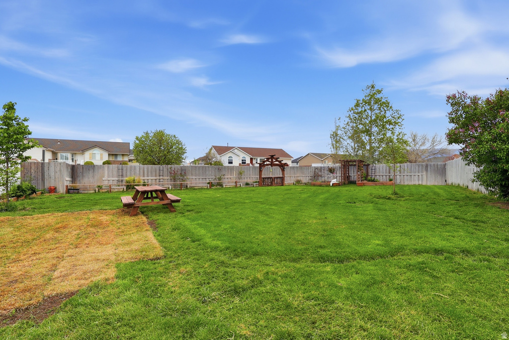 3805 W JUPITER HILLS DR Syracuse, UT 84075