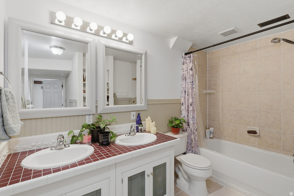 3805 W JUPITER HILLS DR Syracuse, UT 84075