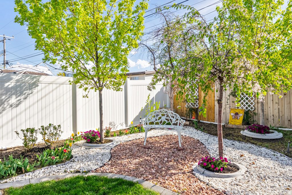 4870 S SOUTHRIDGE DR Taylorsville, UT 84129