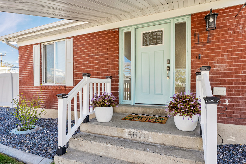 4870 S SOUTHRIDGE DR Taylorsville, UT 84129