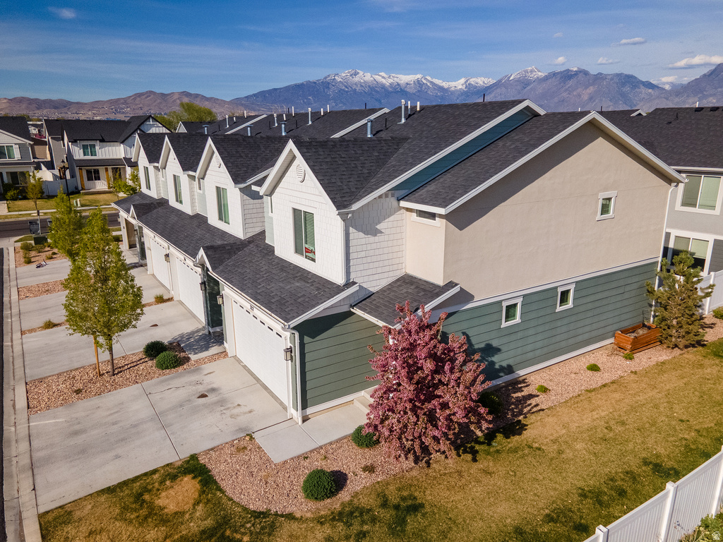 212 N OFFSHORE CT Saratoga Springs, UT 84045