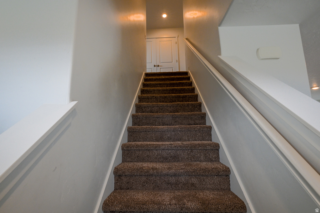 212 N OFFSHORE CT Saratoga Springs, UT 84045