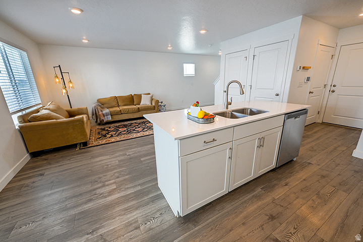 212 N OFFSHORE CT Saratoga Springs, UT 84045