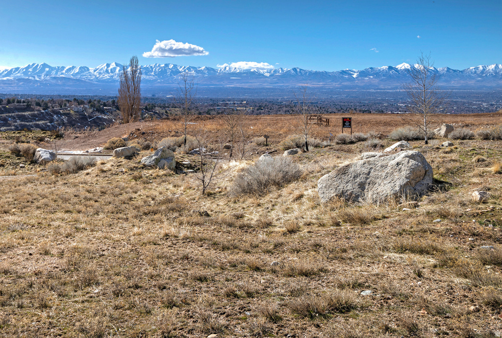 7054 S CITY VIEW DR Cottonwood Heights, UT 84121