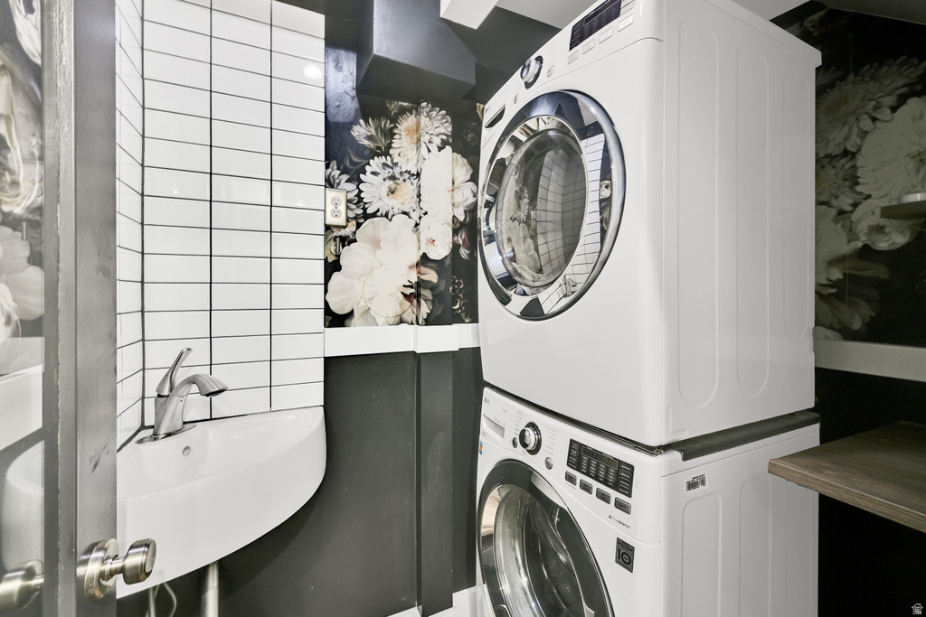 2102 E CRYSTAL AVE Salt Lake City, UT 84109