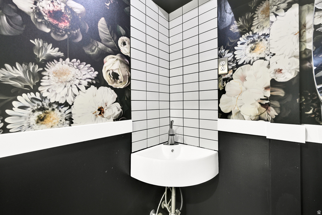 2102 E CRYSTAL AVE Salt Lake City, UT 84109