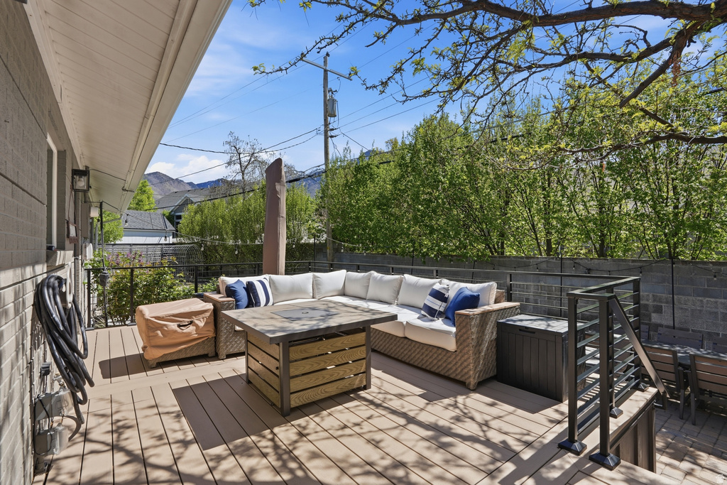 4056 S SOLAR CIR Holladay, UT 84124