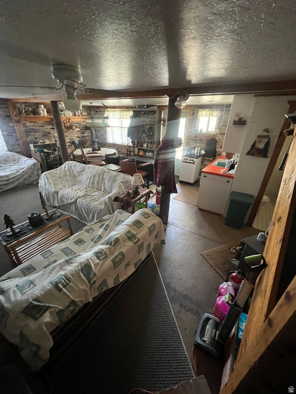 #18 Paradise, UT 84328