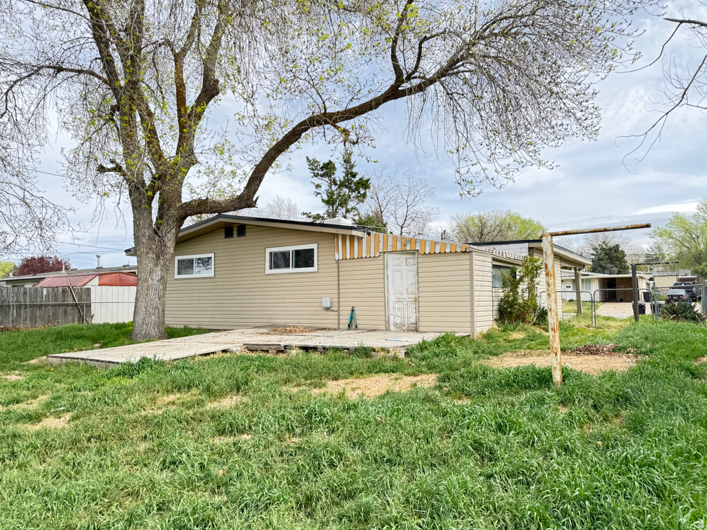 1521 N 300 W Sunset, UT 84015