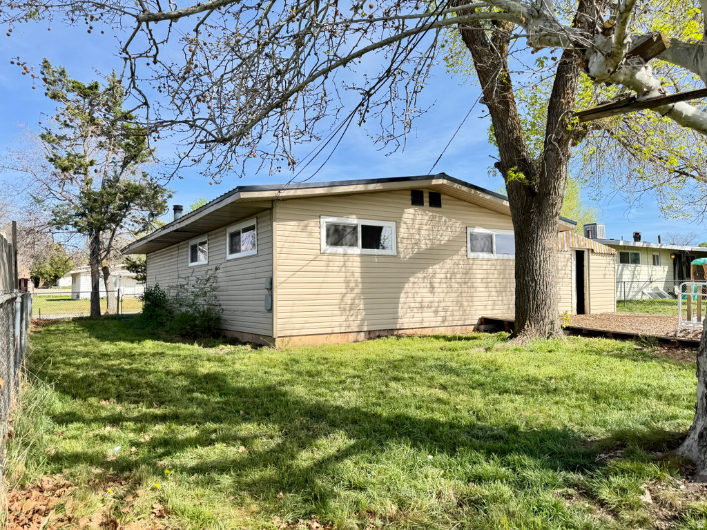 1521 N 300 W Sunset, UT 84015