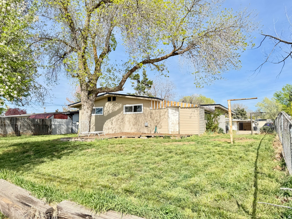 1521 N 300 W Sunset, UT 84015